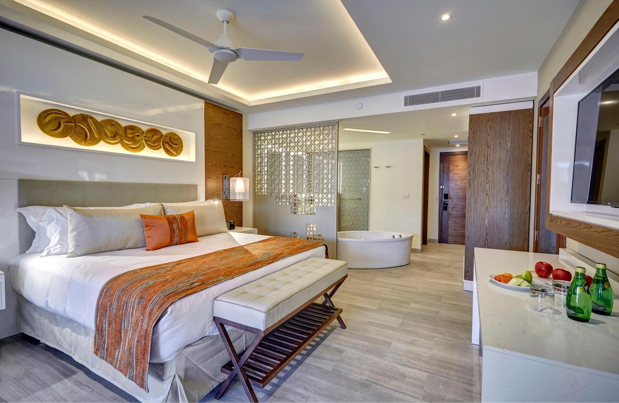 Luxury Junior Suite,1279868284:JPEG